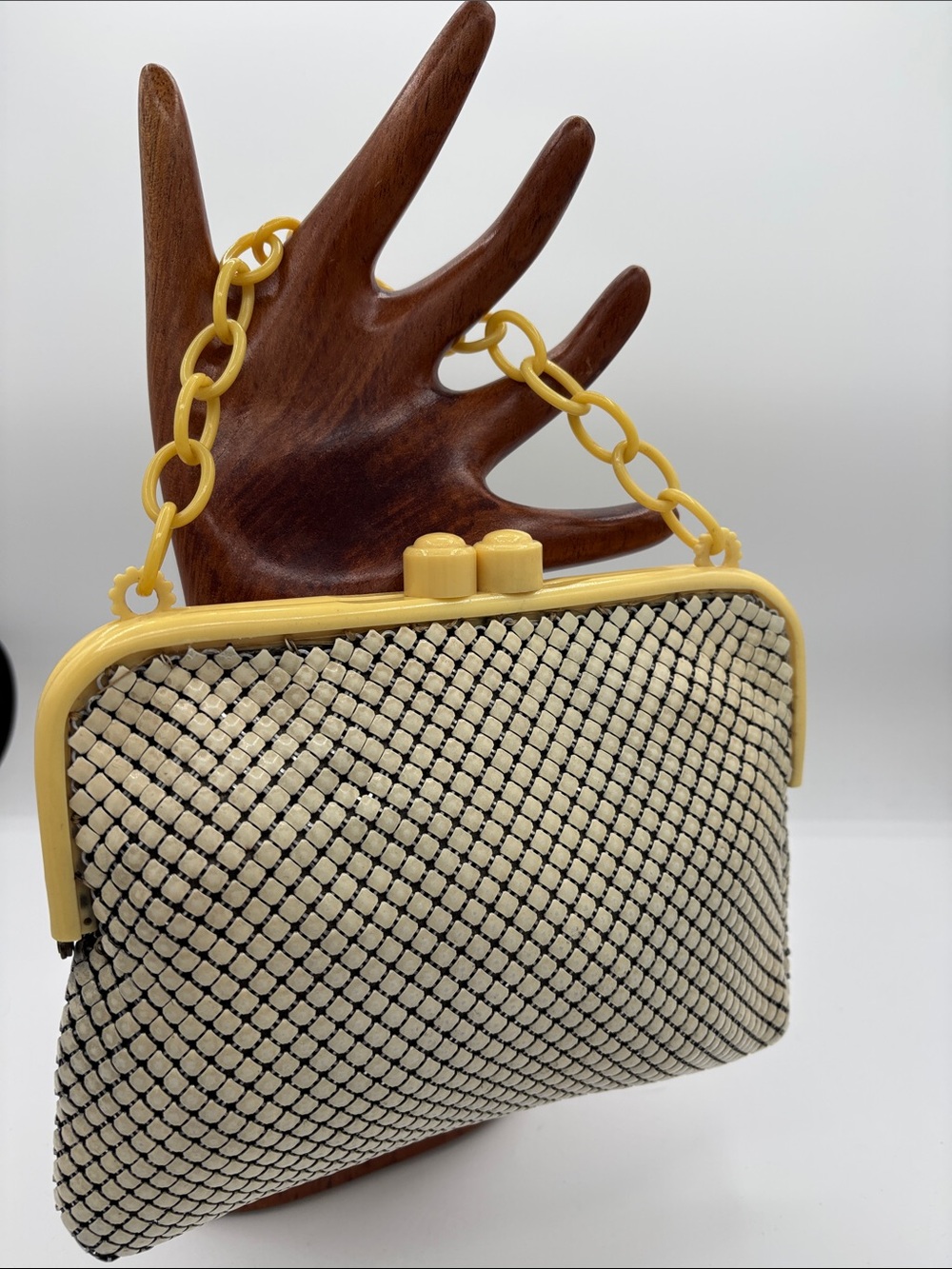 Oh la la! Vintage 1940's Whiting & Davis Alumesh w/Buttercream Bakelite Handbag